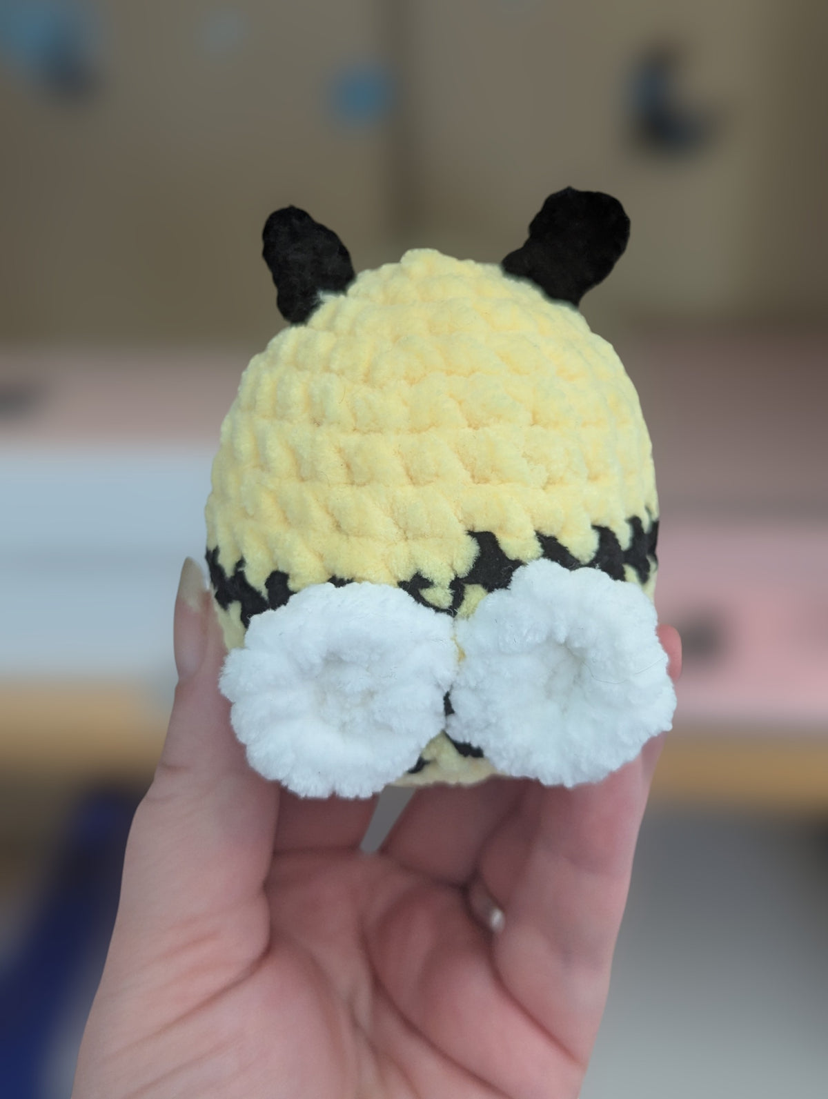 Sitting bee plushie