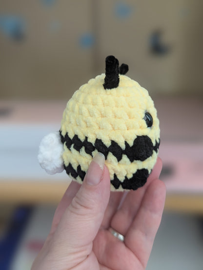 Sitting bee plushie